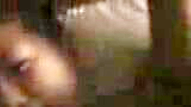 剃光头女孩在激烈的JAV性爱中狂笑不止