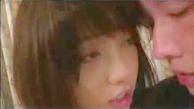 JAV美女挑逗前戏后火热性爱体验