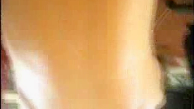 日本情侣私密时刻被镜头捕捉记录下来