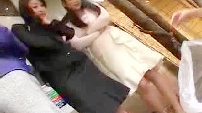 日本美人性感脱衣与挑逗