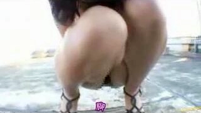 变态男孩在楼顶操弄东方女孩