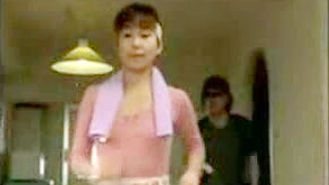 解锁并曝露：日本女孩的秘密欲望探索
