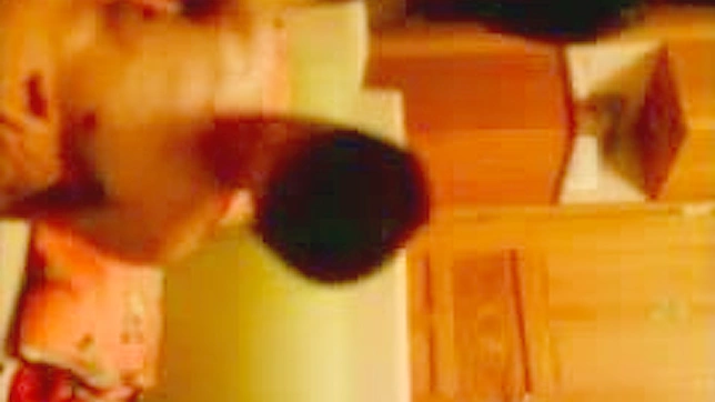 业余情侣在日本的亲密接触 - 高清XXX JAV影片