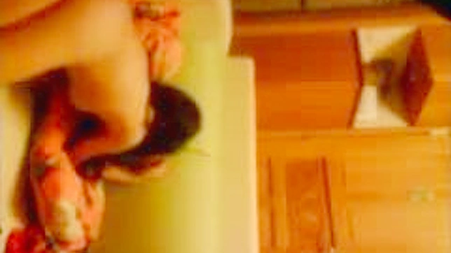 业余情侣在日本的亲密接触 - 高清XXX JAV影片