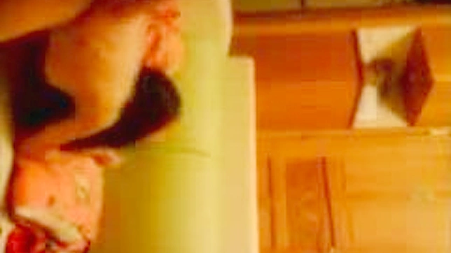 业余情侣在日本的亲密接触 - 高清XXX JAV影片