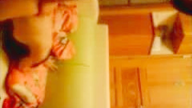 业余情侣在日本的亲密接触 - 高清XXX JAV影片