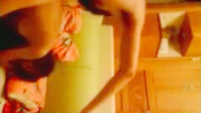 业余情侣在日本的亲密接触 - 高清XXX JAV影片