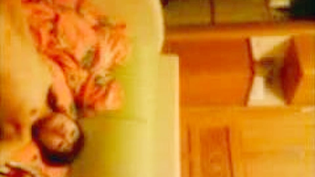 业余情侣在日本的亲密接触 - 高清XXX JAV影片