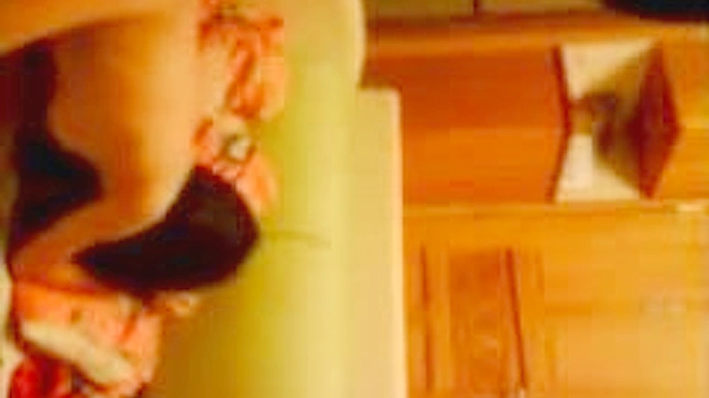 业余情侣在日本的亲密接触 - 高清XXX JAV影片