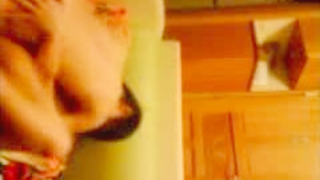 业余情侣在日本的亲密接触 - 高清XXX JAV影片