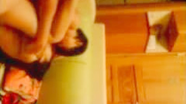 业余情侣在日本的亲密接触 - 高清XXX JAV影片