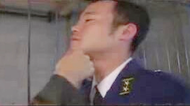 制服情结：探索亚洲女学生的欲望世界