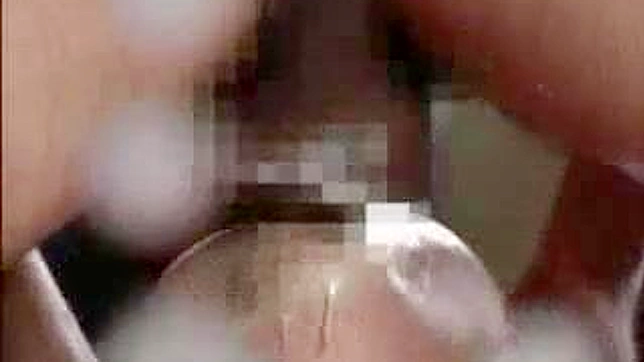 深度口交和呕吐的日本AV体验