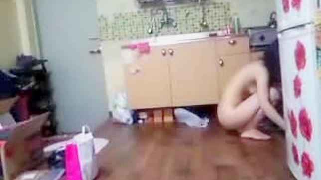 业余情侣在家温馨小窝里的狂野爱情冒险