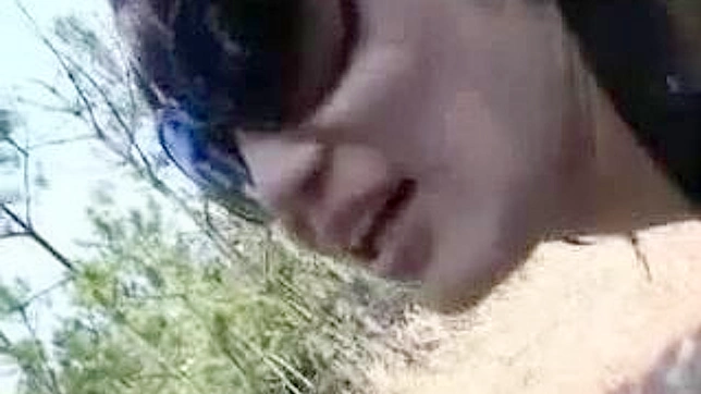 亚洲美人沙滩上的激情性爱