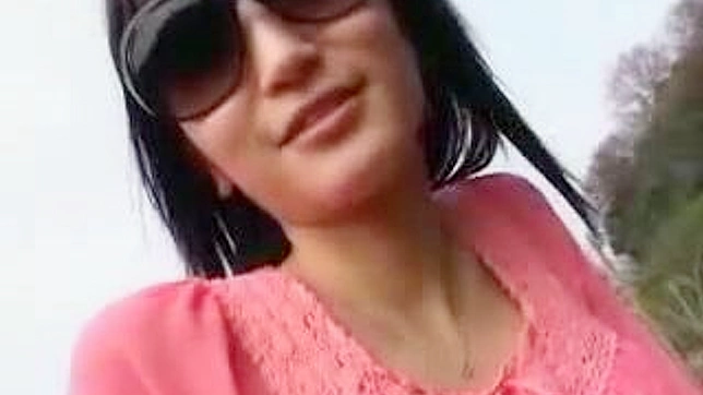 亚洲美人沙滩上的激情性爱