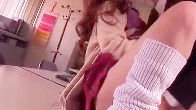 日本女大学生给毛茸老师口爆射潮与舔阴体验