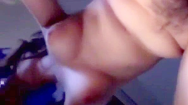与笨蛋淫荡女教师的日本三人行