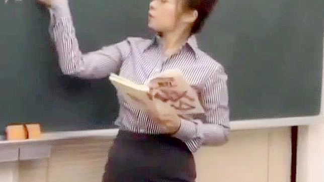 与笨蛋淫荡女教师的日本三人行