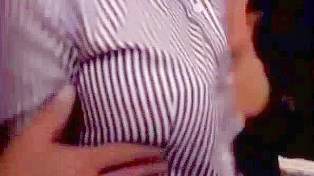 与笨蛋淫荡女教师的日本三人行
