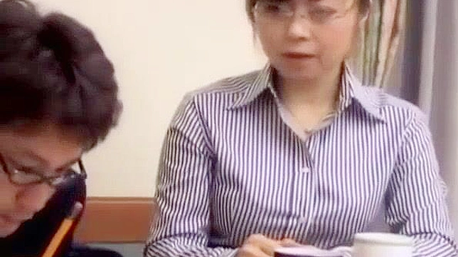 与笨蛋淫荡女教师的日本三人行