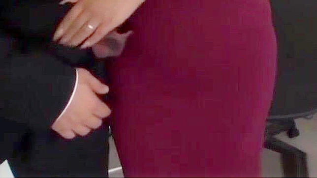 日本成熟女教師口交與內射深度狂歡做愛