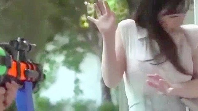 日本老师巨乳在硬核色情片中大放异彩