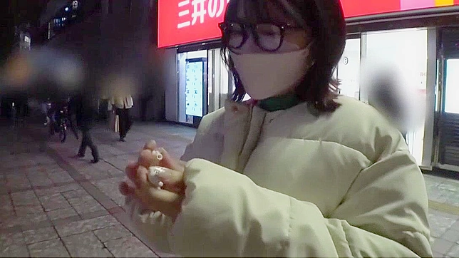 日本老师大屌视角选角与棕发少女的互动体验。