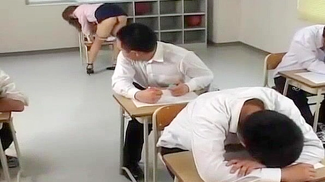 日本教师朝日奈由依的激情性爱场景
