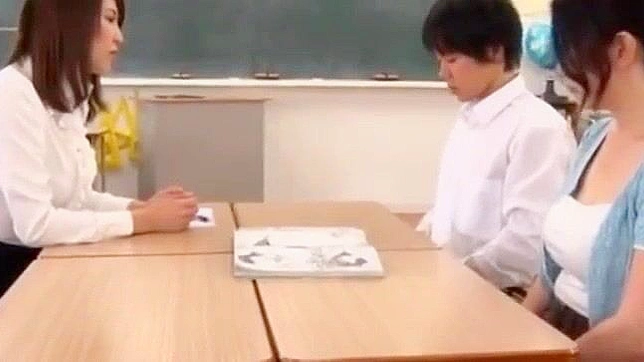 难忘的口交体验：日本AV中的熟妻与女教师热辣场景