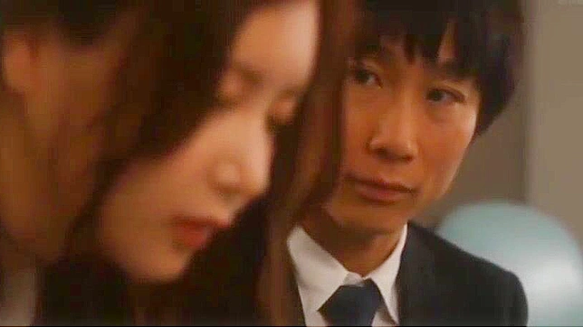 日本OL无力地口交后被狗式位射精高潮