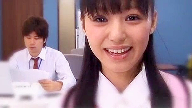 日本熟女在办公桌上被狠狠做爱