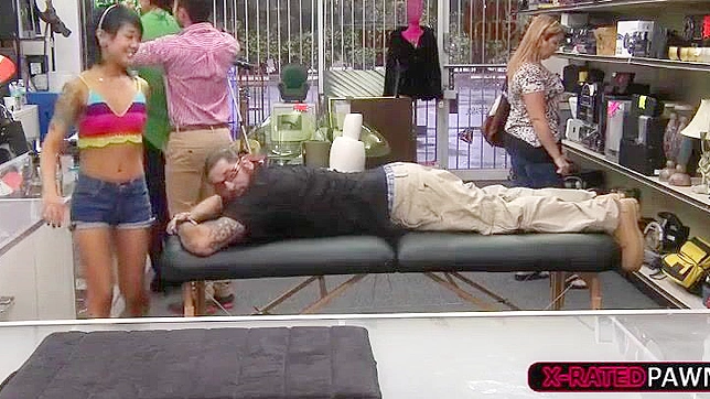 无码视角：日本按摩店大胸黑发女白领