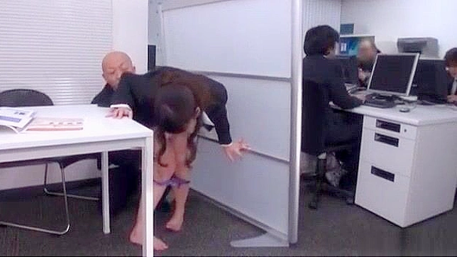 办公室与日本AV熟女的激情后入交合秀