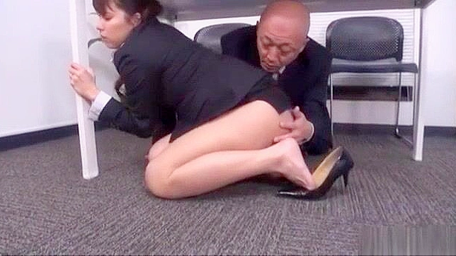 办公室与日本AV熟女的激情后入交合秀