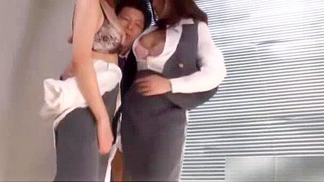 日本熟女办公室激烈做爱