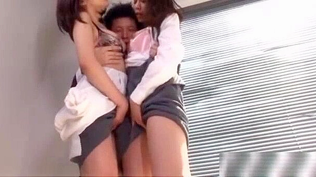 日本熟女办公室激烈做爱