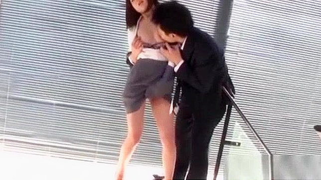 日本熟女办公室激烈做爱