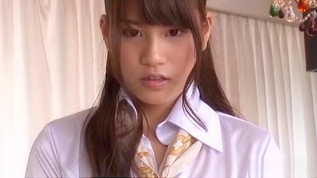 日本业余色情片：巨乳办公室女郎穿丝袜的火热性爱