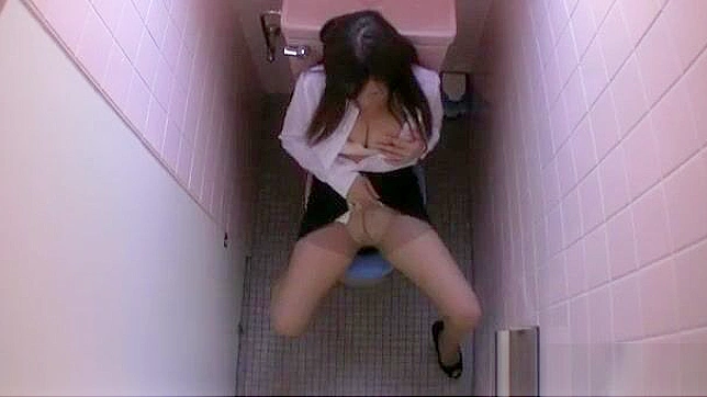 日本熟女千佳晴野的办公室自慰热戏