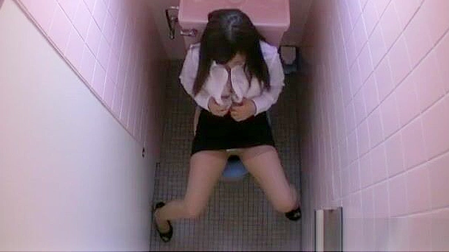 日本熟女千佳晴野的办公室自慰热戏