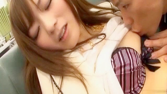 日本OL穿内衣口交和舔阴的诱惑时刻