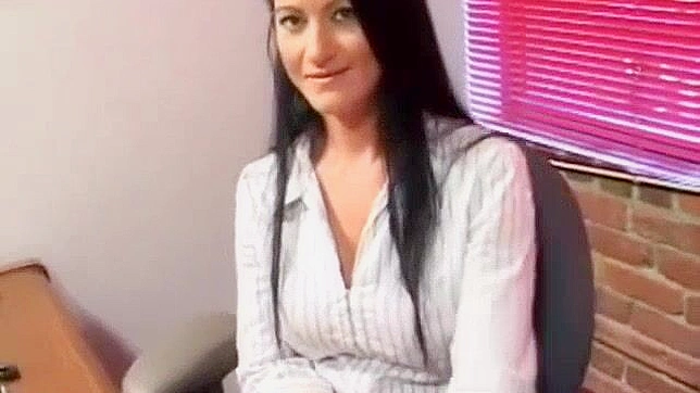 玛雅与办公室女同事的性感口爱体验