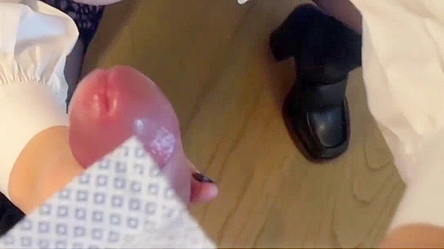 日本熟女秘书午餐时间被播精的色情视频