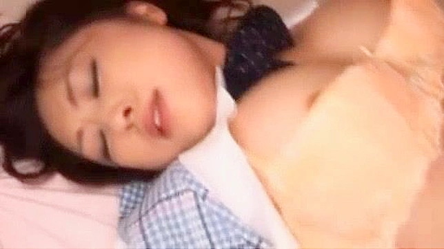 爱川由罗在办公室裸露互动后满溢中出