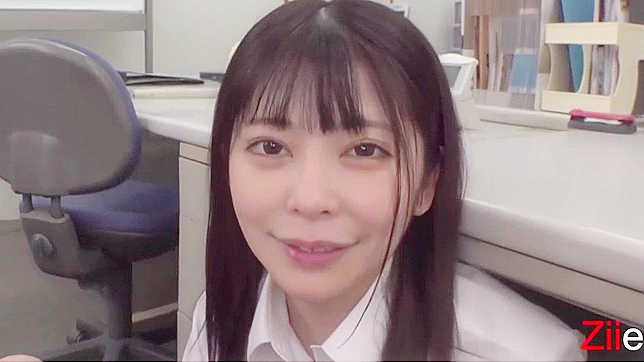 日本棕发美女在高风险办公室里进行无删减POV口交拍摄