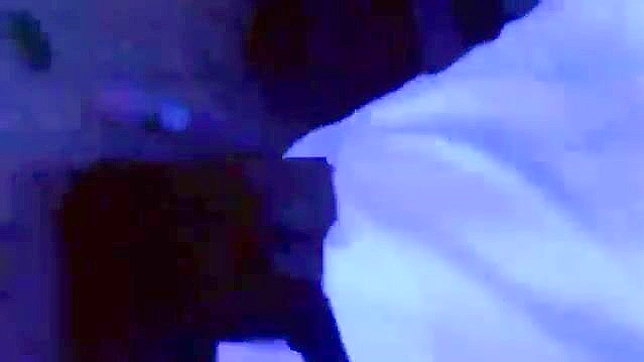 狂野操弄业余亚洲女的紧致菊花和湿滑小穴