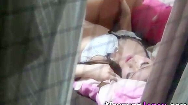 狂野亚洲热辣美女被插得高潮不断喷射湿漉漉的蜜穴