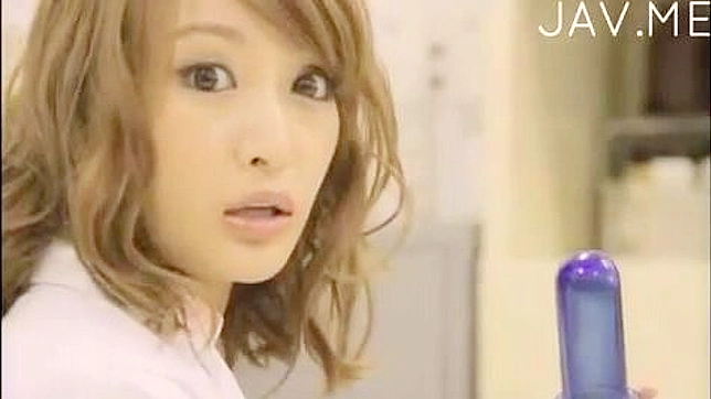 亚洲少女双穴插入～满是成人玩具和甜蜜精液