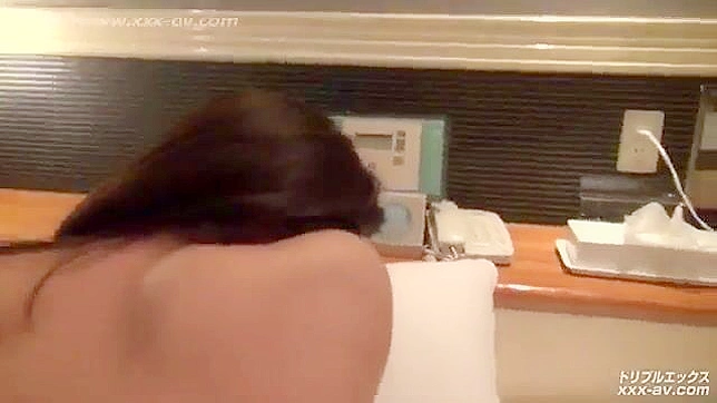 蒙眼亚洲淫娃的极致体验，充满诱惑狂野刺激